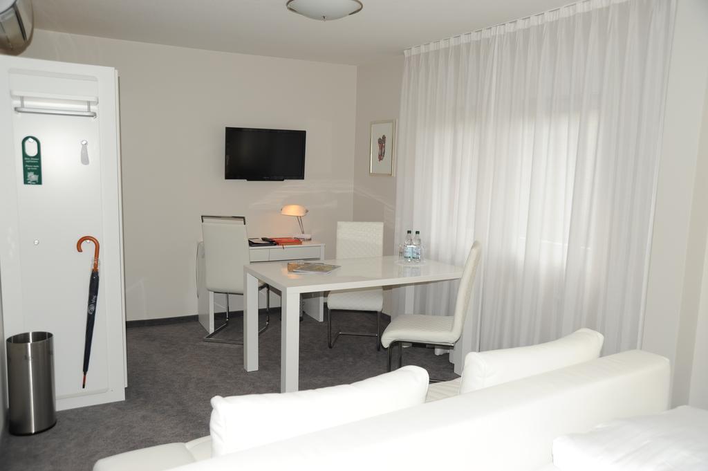 Hotel Adler - Weil Am Rhein Bagian luar foto